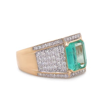 Load image into Gallery viewer, 14ct Yellow Gold Emerald and Diamond Gent’s Statement Ring 3.36ct